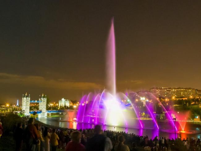 Hoy viernes 5 y mañana sábado 6 de agosto, a las 22:30 horas, continúa la nueva temporada del Espectáculo Fuente del Parque Europa 