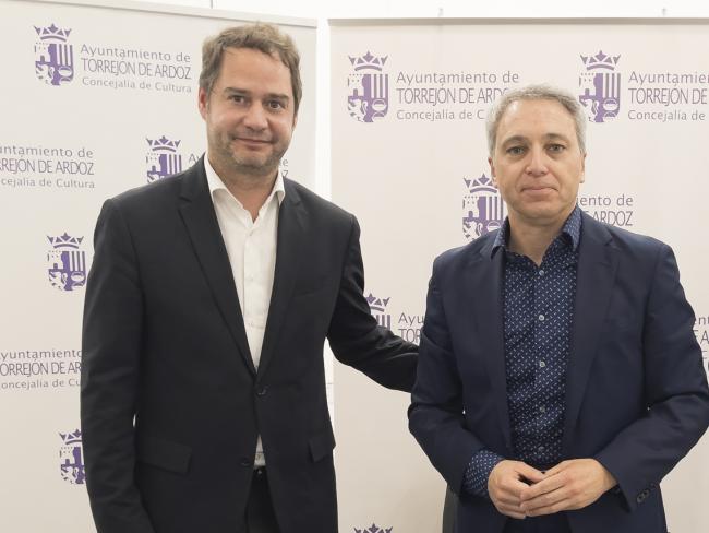 Gran éxito de la presentación de la primera novela del conocido periodista y presentador, Vicente Vallés, “Operación Kazán”