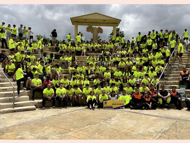Carrera solidaria del IES Victoria Kent a favor del cáncer infantil