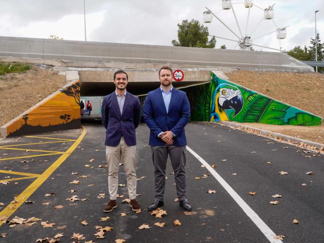 El alcalde de Torrejón de Ardoz, Alejandro Navarro Prieto, ha inaugurado la nueva infraestructura junto al concejal de Urbanismo, Vivienda y Juventud, Víctor Miranda