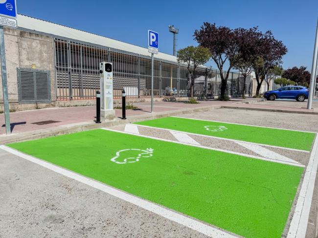 Puntos de carga para vehículos eléctricos en los Campos de Fútbol José María Gutiérrez "Guti"
