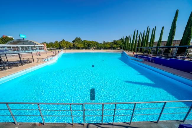 La única Piscina de Olas Municipal de España